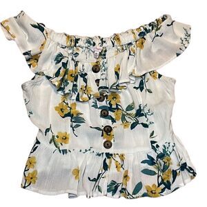 Adorable Summer off/on shoulder top